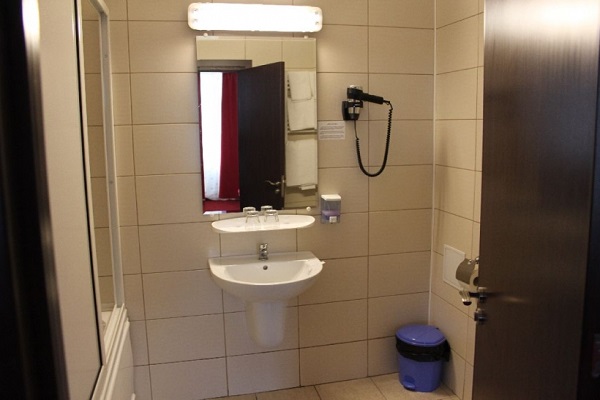 hotel central calimanesti caciulata