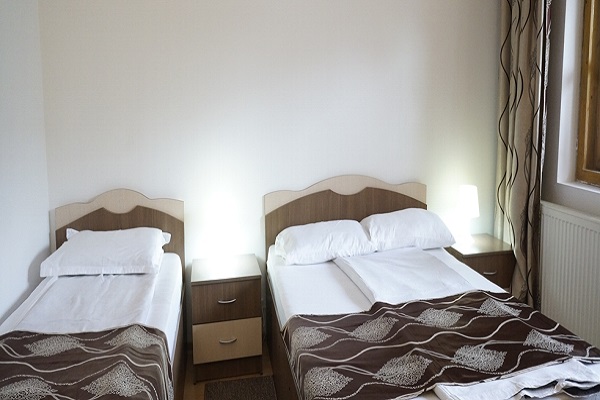 hotel saras sons baile herculane