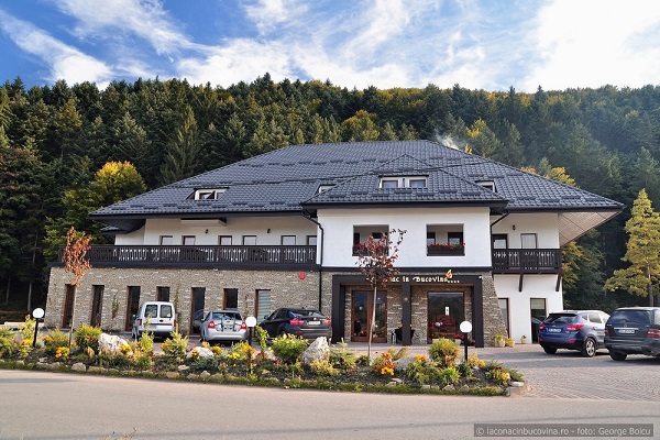 LA CONAC IN BUCOVINA GURA HUMORULUI