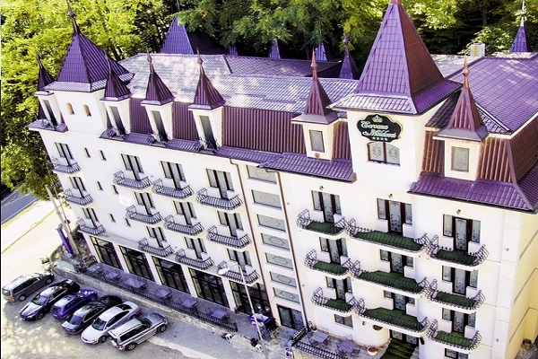 hotel coroana moldovei slanic moldova
